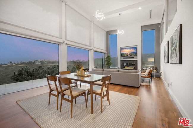 Building Photo - 1735 Summitridge Dr