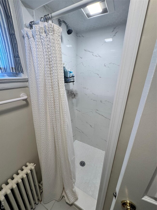 Building Photo - 655 E Walnut St