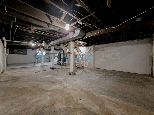Building Photo - NOW OFFERING HALF OFF THE FIRST FULL MONTH...