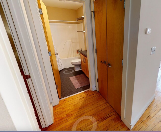 Building Photo - 918 Olive St