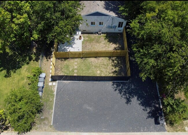 Building Photo - 6442 Lontos Dr