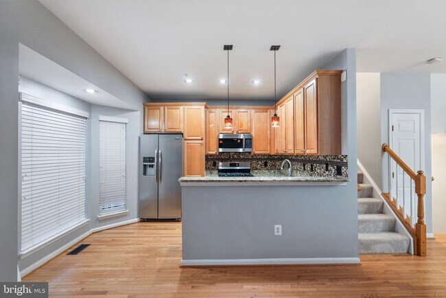 Building Photo - 6081 Madison Pointe Ct