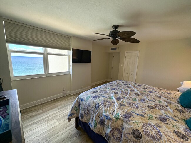 Building Photo - 5420 N Ocean Dr