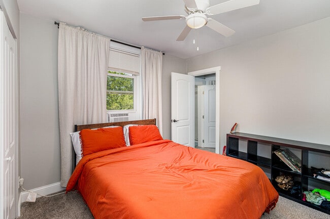 Building Photo - 8 Carneal St