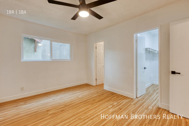 Building Photo - 937 S Roberts St