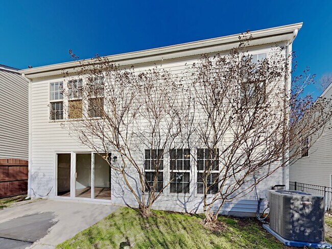 Building Photo - 5114 Wetlands Dr