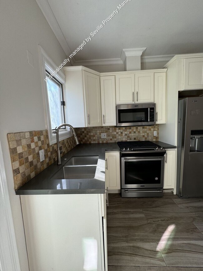 Building Photo - MOVE-IN READY 2+BR House in Prime NOBE neighborhood