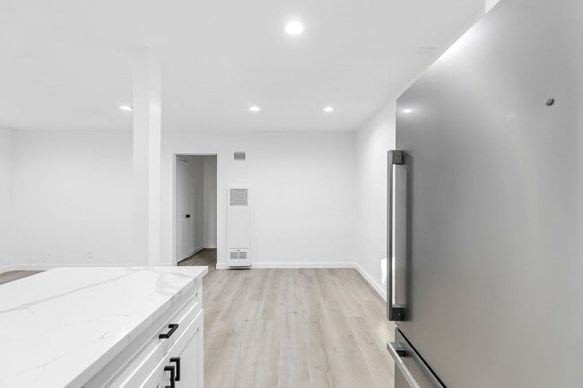 Building Photo - 1138 Cardiff Ave