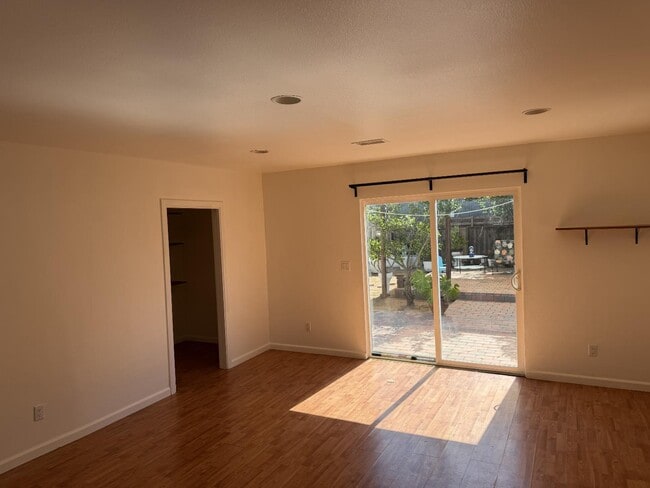Building Photo - 2020 Continental Ave