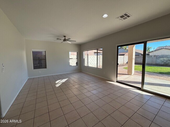 Building Photo - 12849 W Weldon Ave