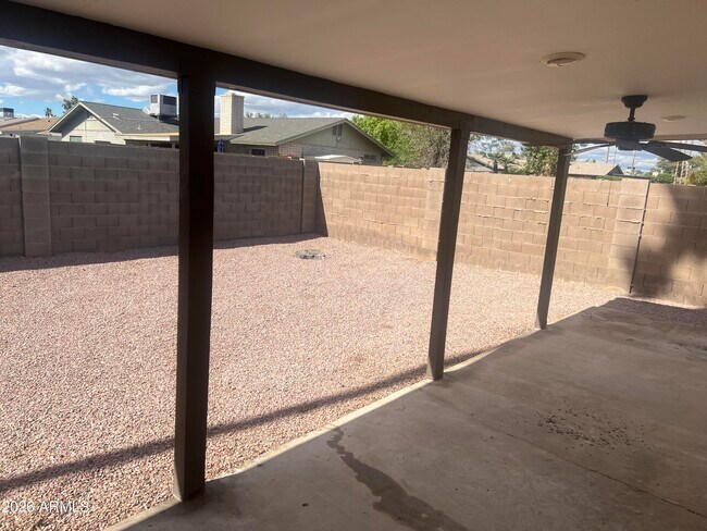 Building Photo - 5406 S Hazelton Ln