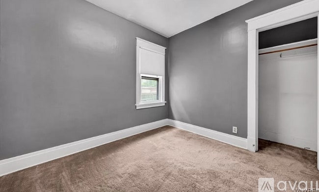 Building Photo - 20 Medford Pl