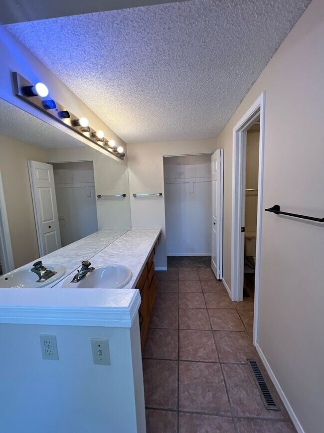 Building Photo - Long Realty & Property Management - Large ...