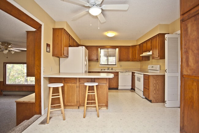 Building Photo - ***33 Sheneman Drive***