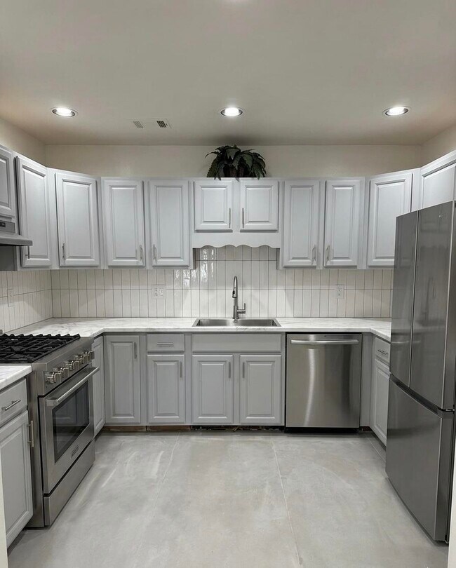 Building Photo - 85 Grieco Dr