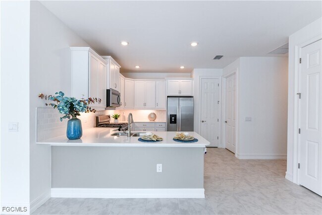 Building Photo - 43878 Blue Heron Ln