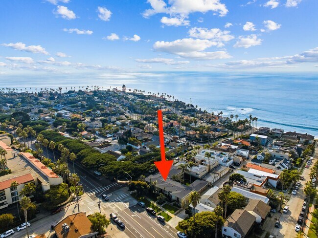 Building Photo - 2BR Coastal La Jolla Apartment | Steps to Windansea Beach