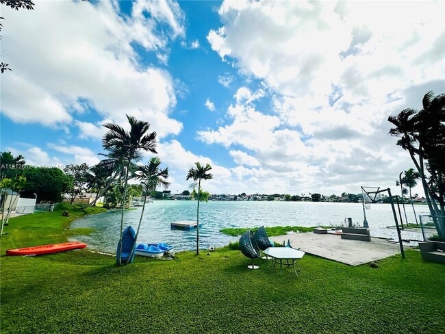 Building Photo - 7157 W 19th Ct