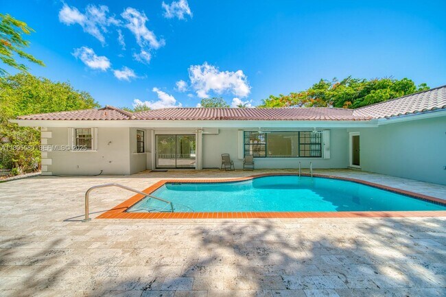 Building Photo - 1442 Coruna Ave