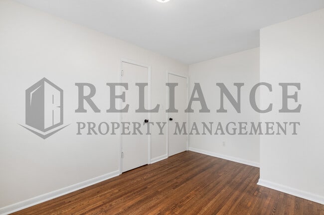 Building Photo - 2309 W Graber St