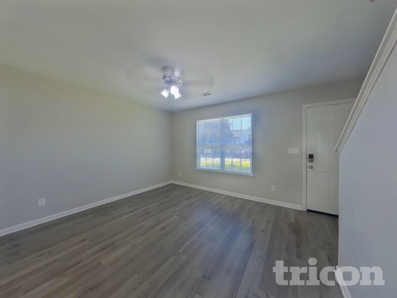 Building Photo - 4920 Hopewood Ln