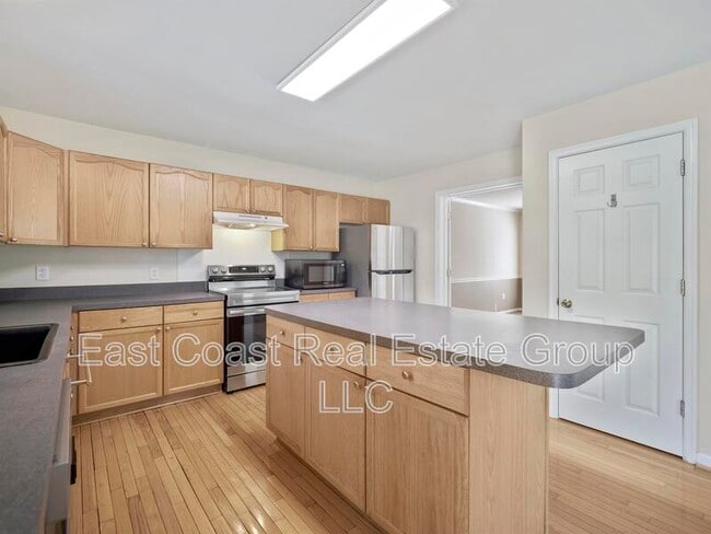 Building Photo - 125 Amelia Dr