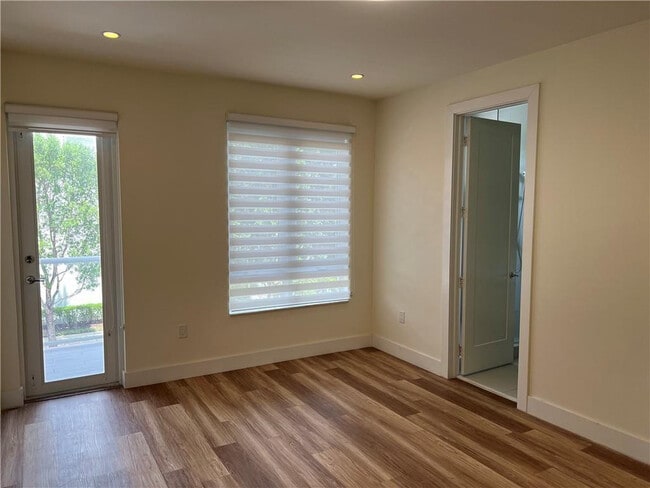 Building Photo - 6326 NW 105th Pl