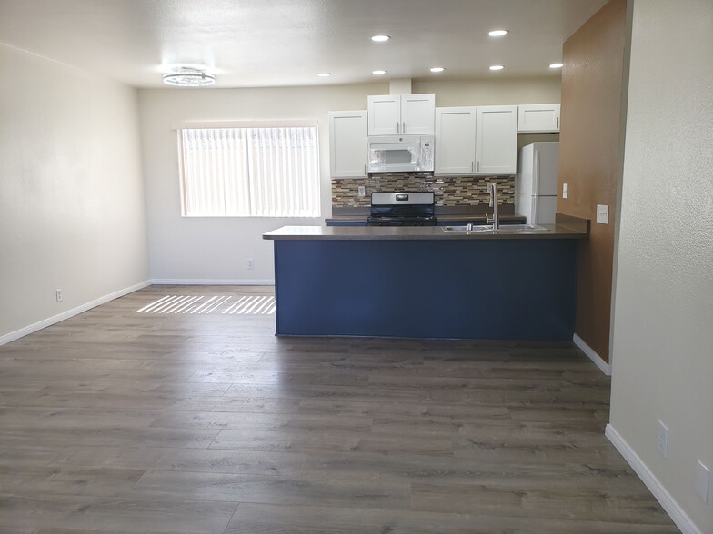 Building Photo - 1261 Victor St