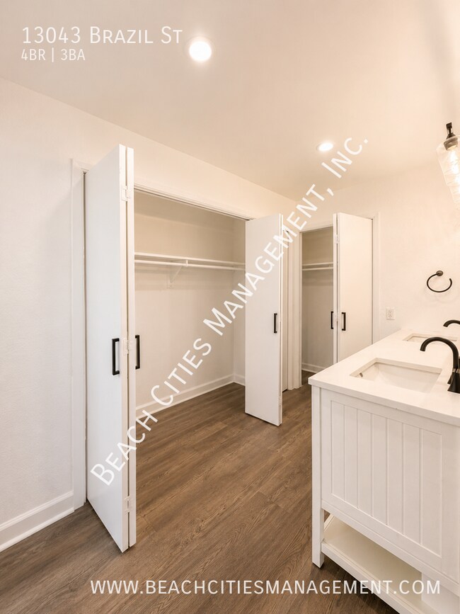 Building Photo - 13043 Brazil St