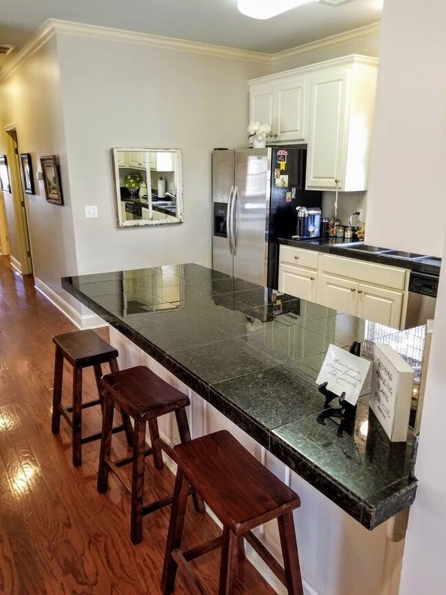 Building Photo - 213 Cherrybark St