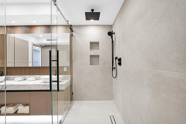 Building Photo - 3535 S Ocean Dr
