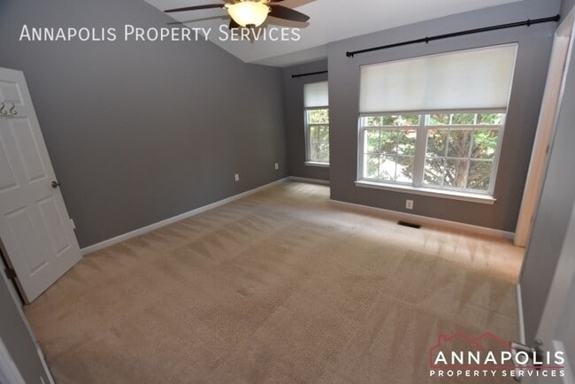 Building Photo - 37 Harbour Heights Dr