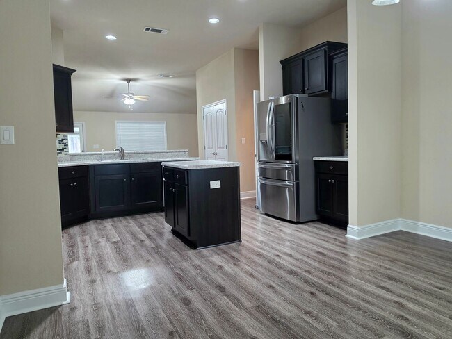 Building Photo - 14645 Birkdale Dr