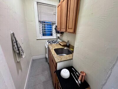 Building Photo - 210 Hemenway St