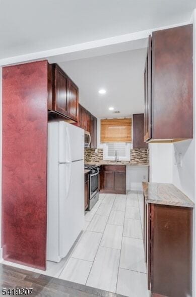 Building Photo - 860 Lyons Ave