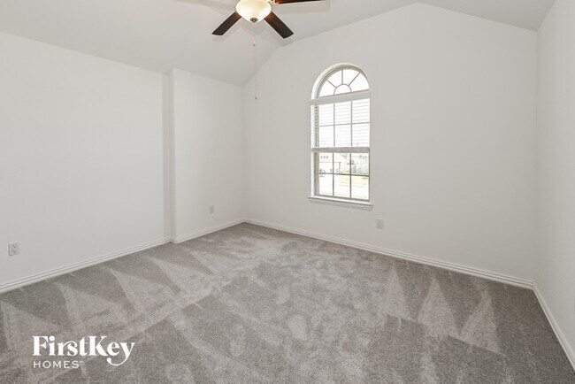Building Photo - 9611 Pleasant Way