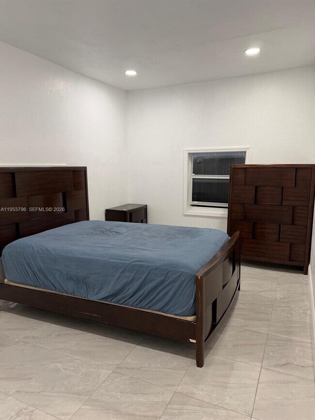 Building Photo - 5245 NW 192nd Ln