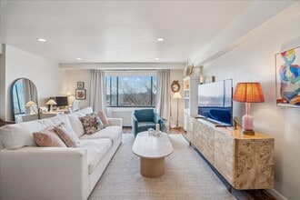 Building Photo - Large 1BR/1BA with Natural Light & Modern Finishes in Cleveland Park