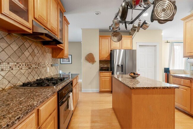 Building Photo - 9433 Hopeland Dr