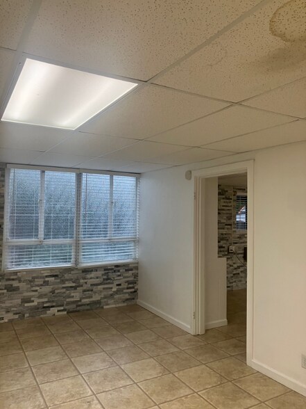 Building Photo - 192 Lubeck Rd