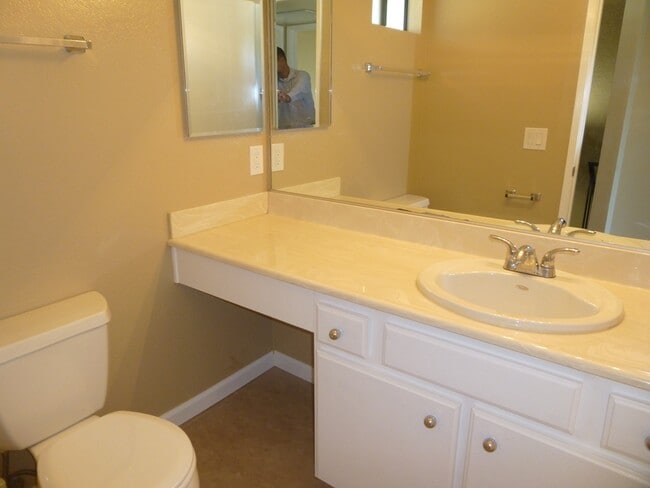 Building Photo - Knollwood Terrace Townhome in Orcutt Area