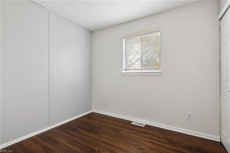 Building Photo - 301 Pepper Mill Ct