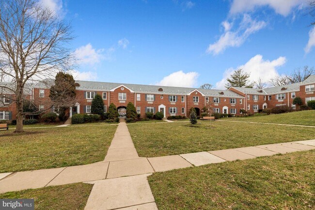 Building Photo - 9 Auburn Ct