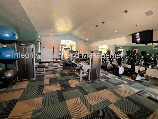 Building Photo - 2 Bed/2 Bath Condo, 17353 Wilde Avenue Uni...