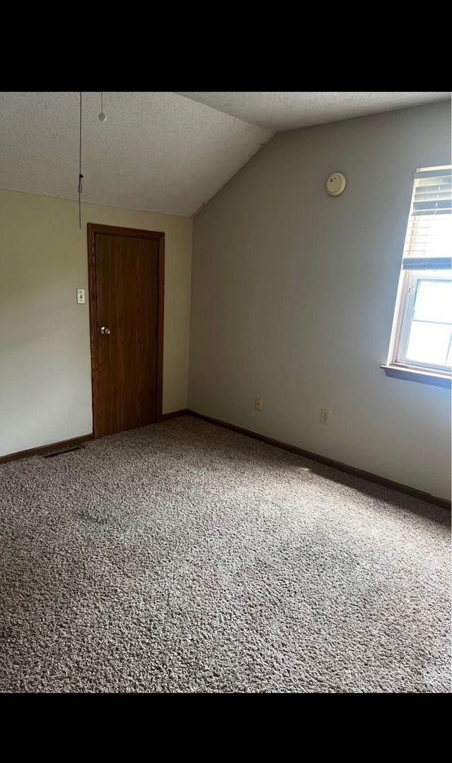 Building Photo - 362/364 Chris Dr.