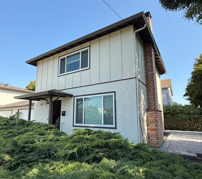 Building Photo - 1681 Crescent Ave