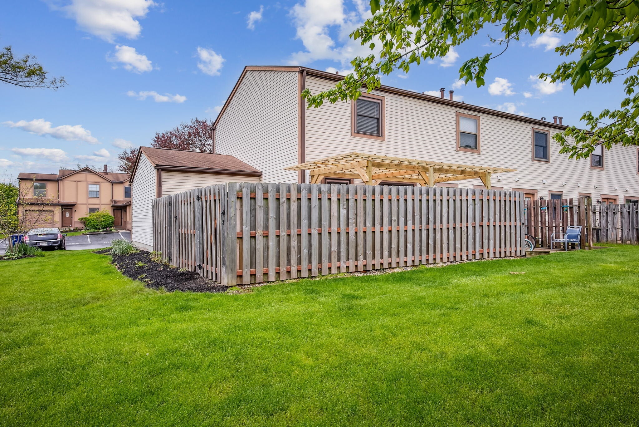Building Photo - 700 Alta View Ct