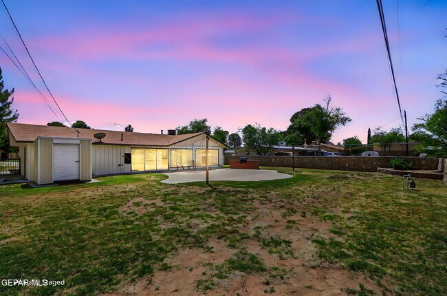 Building Photo - 809 Del Mar Dr