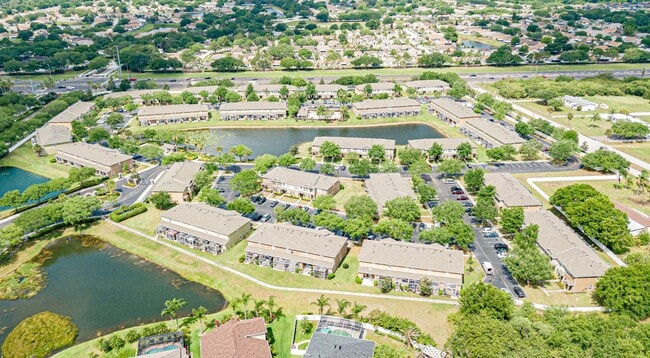 Building Photo - 2 Bedroom - 2.5 Bathroom - Gated Community...