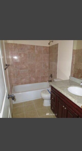 Building Photo - 11118 Paine Field Way